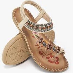 NWOT Ablanczoom Beautiful Beaded Flat Sandals, Size 10